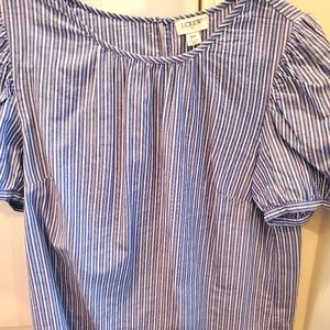 Cute short sleeve top!